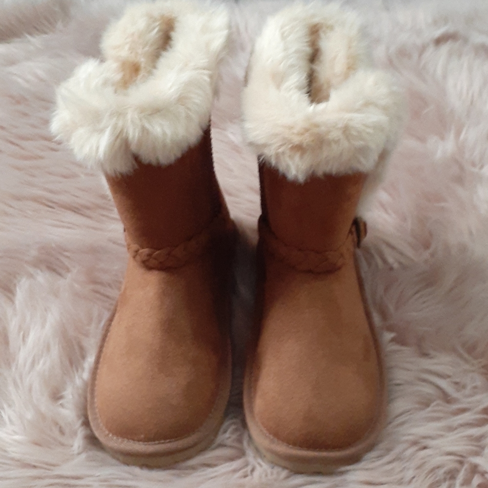 Childrens Place boots - Picture 2 of 3